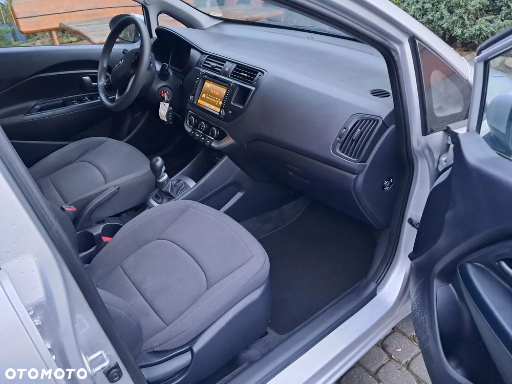Kia Rio 1.4 Dream Team Edition - 11