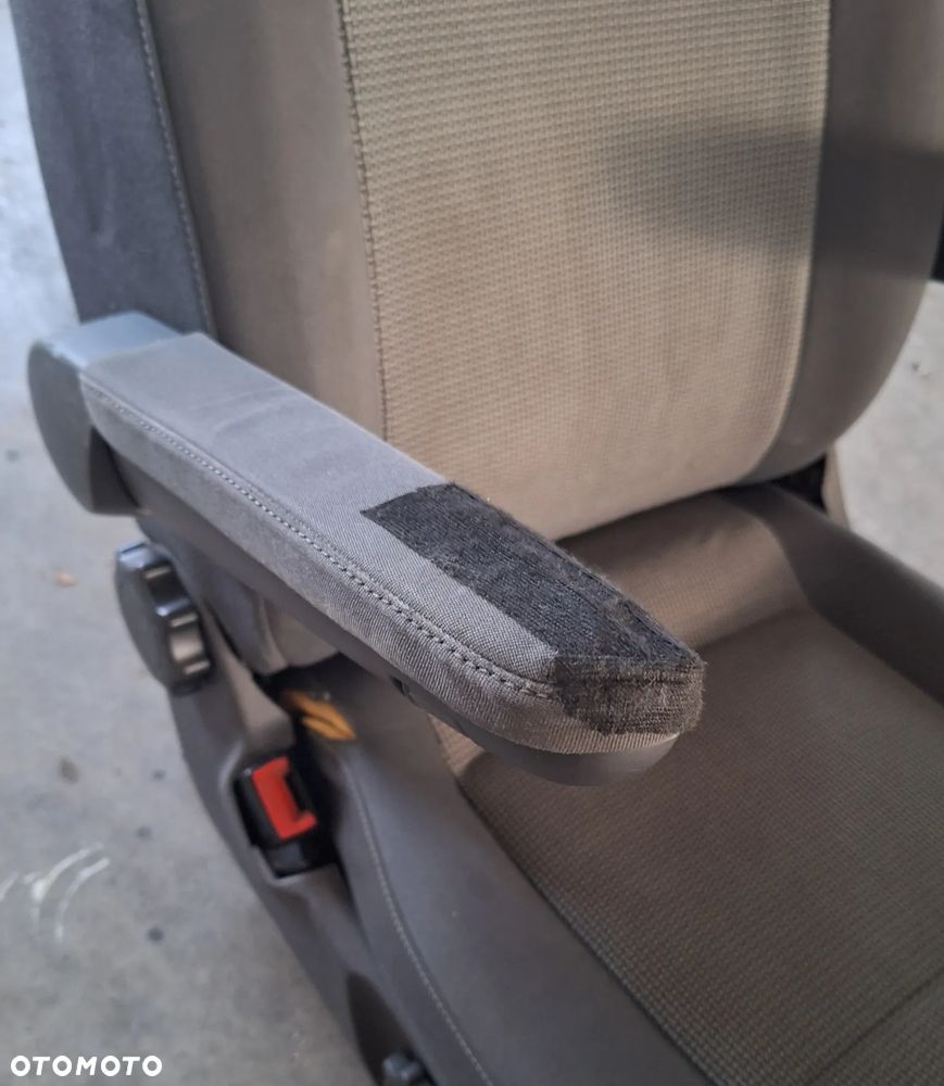 VW T6 T5 fotel kierowcy z podstawą podłokietnik - 8