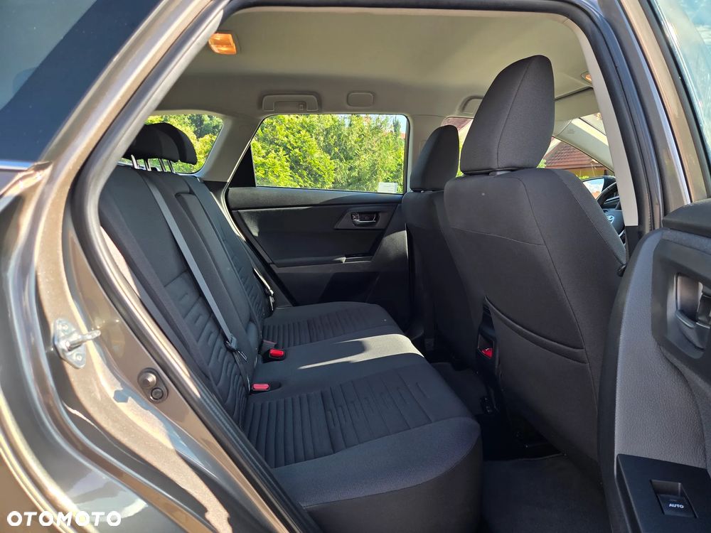 Toyota Auris 1.6 Premium Comfort - 8