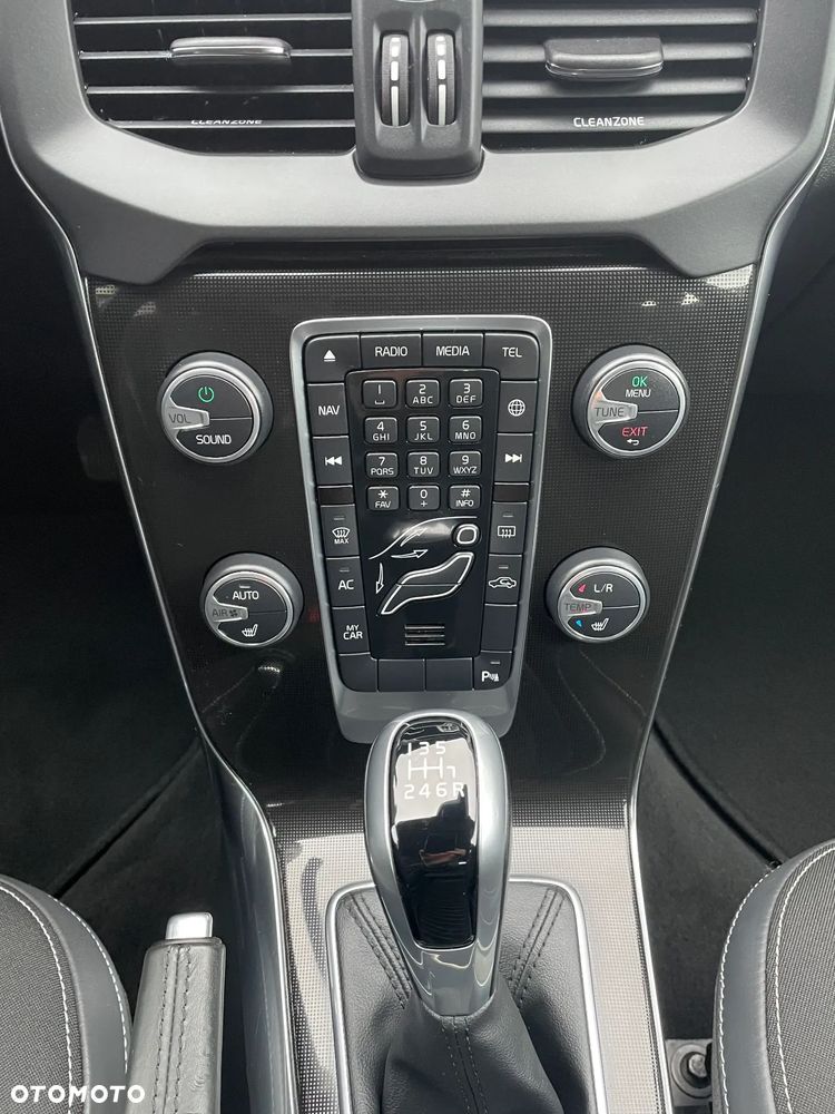 Volvo V40 D3 Momentum - 16