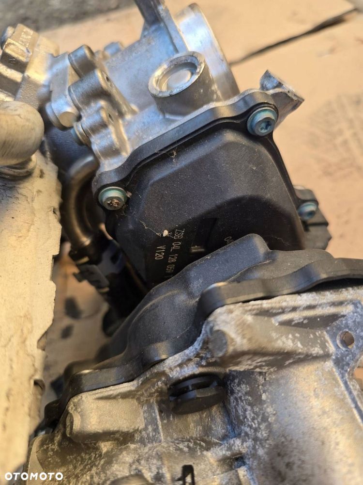kolektor ssący 04l129766bb audi a4 b9 kod silnika deta - 3