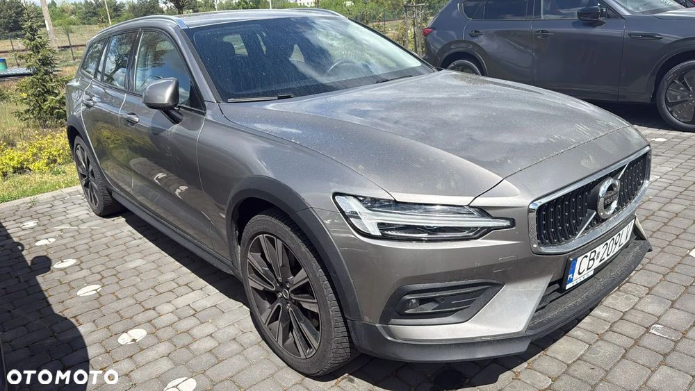 Volvo V60 Cross Country B5 B AWD - 2