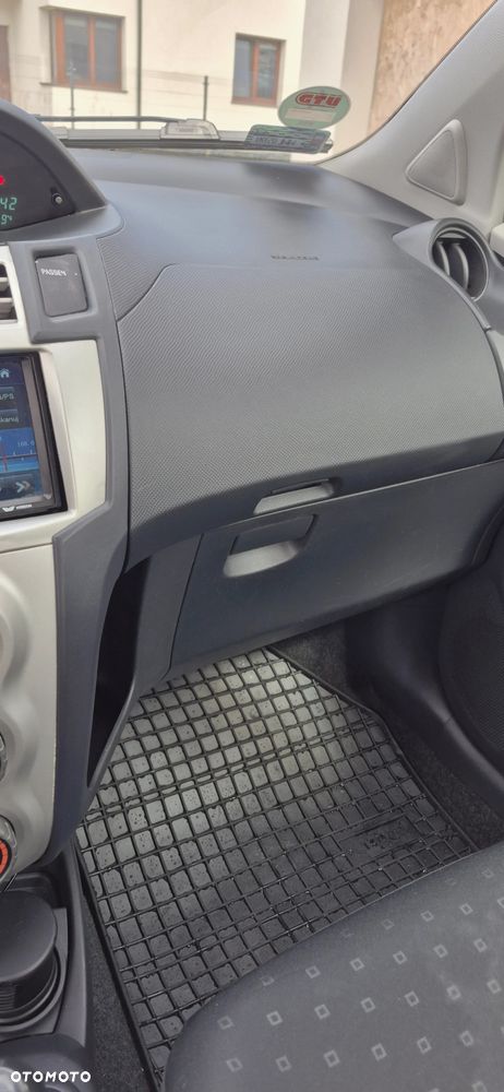 Toyota Yaris 1.3 VVT-i Luna - 10