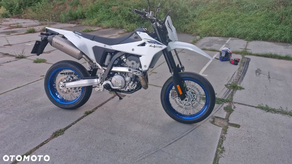Suzuki DR-Z - 3