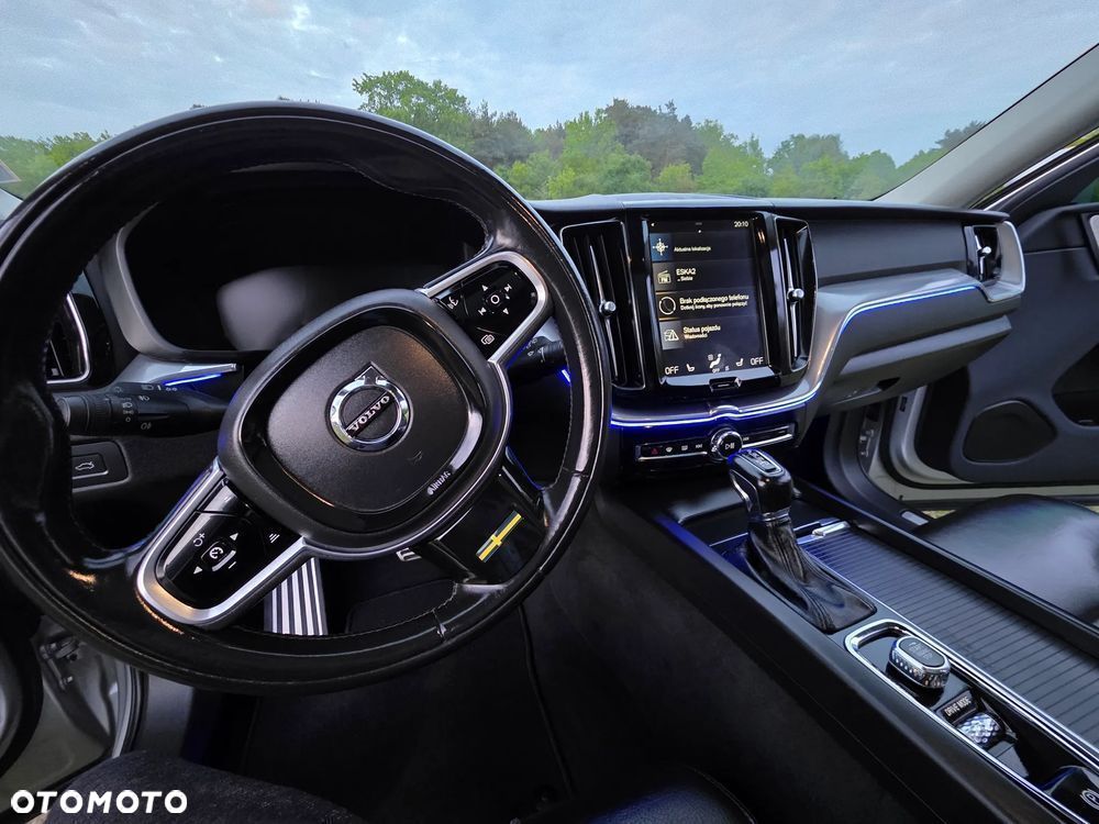 Volvo XC 60 T5 AWD Momentum Pro