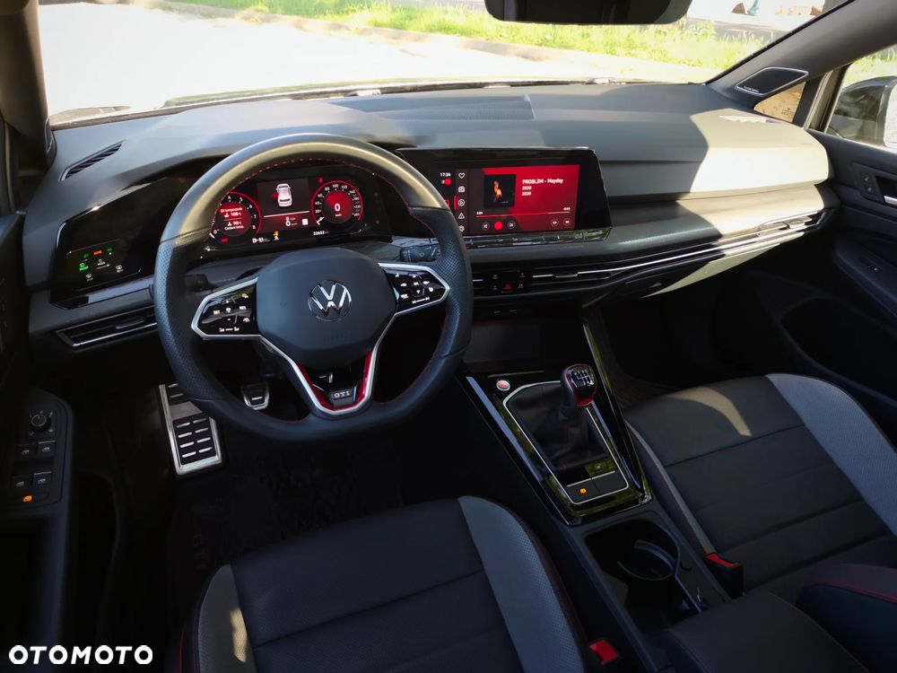 Volkswagen Golf - 11