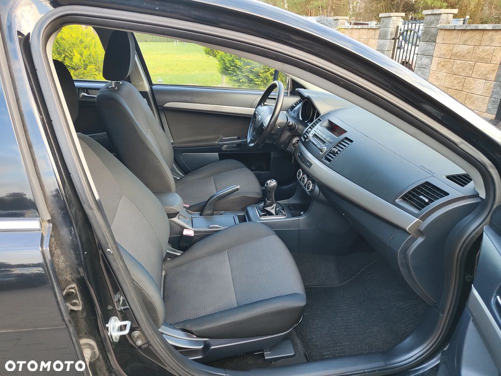 Mitsubishi Lancer 1.8 Intense - 27