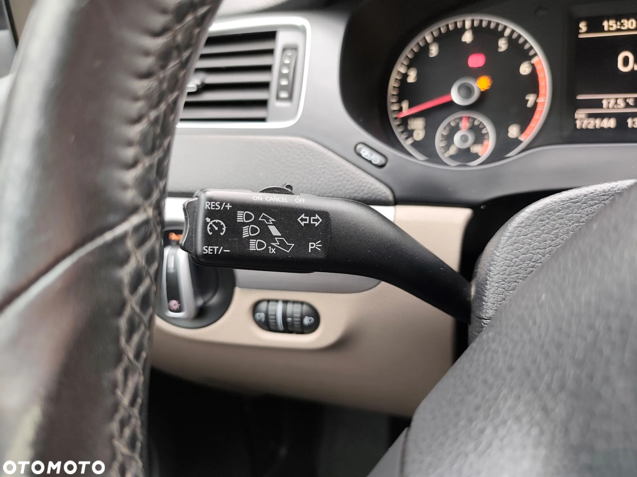 Volkswagen Jetta 1.4 TSI Highline - 17