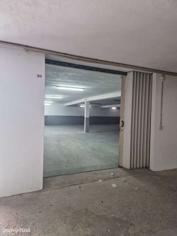 Lote de garagens fechadas no Bairro do Liceu, Aveiro - Grande imagem: 4/18