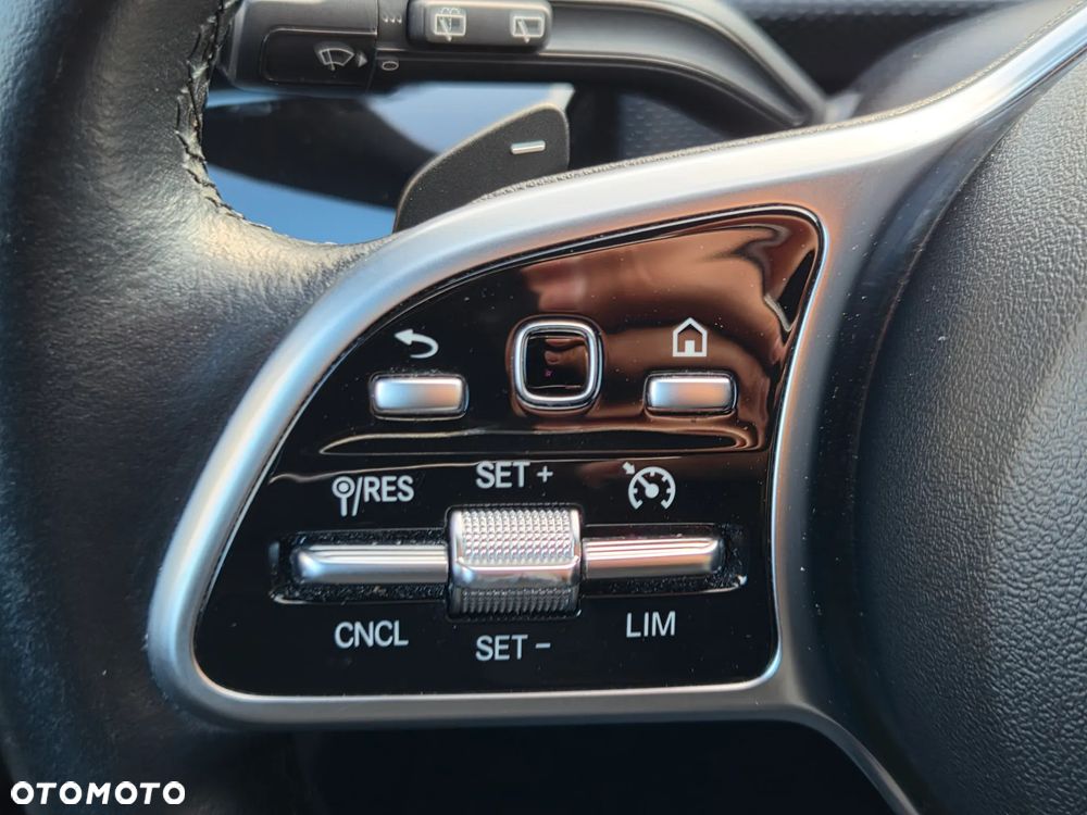 Mercedes-Benz CLA 180 Progressive 7G-DCT - 26