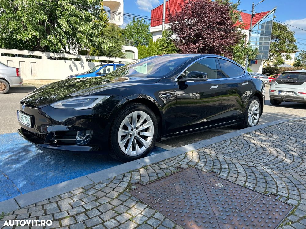 Tesla Model S - 4