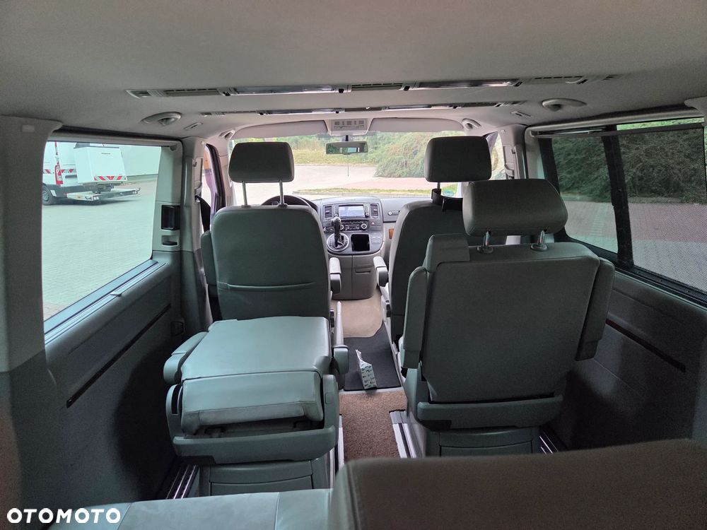 Volkswagen Multivan - 16