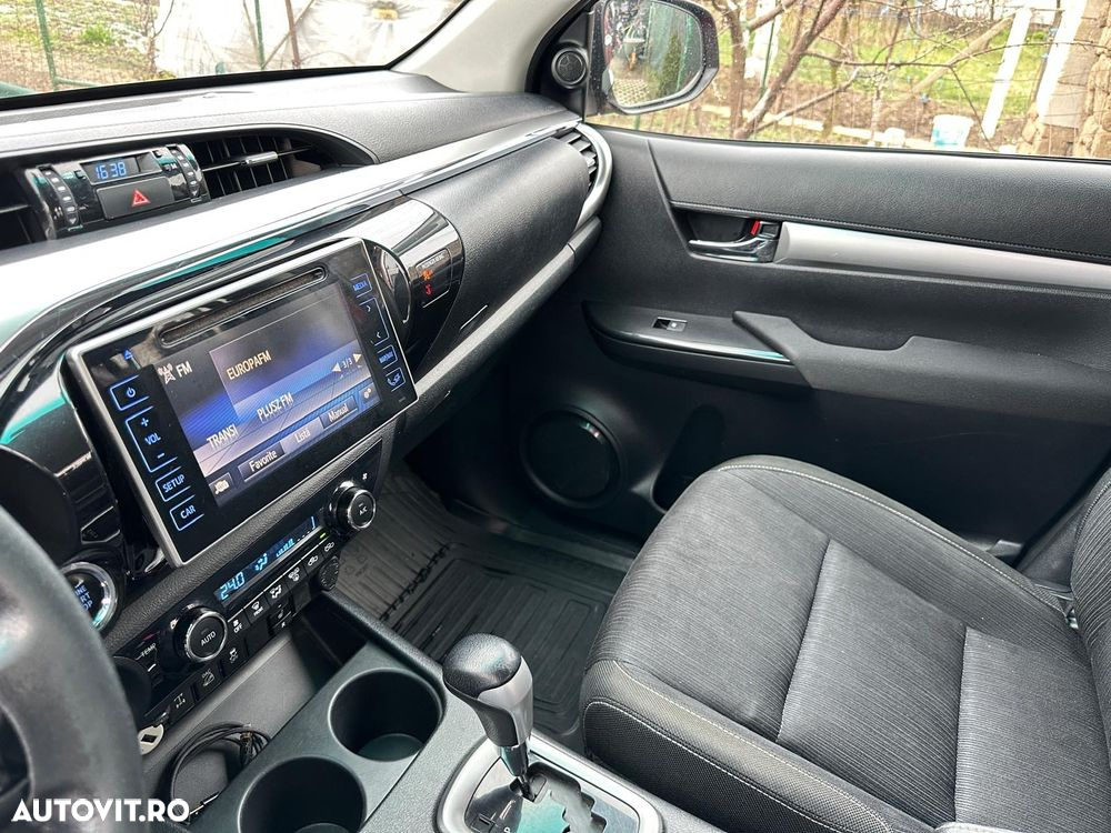 Toyota Hilux 4x4 Double Cab A/T Invincible - 11