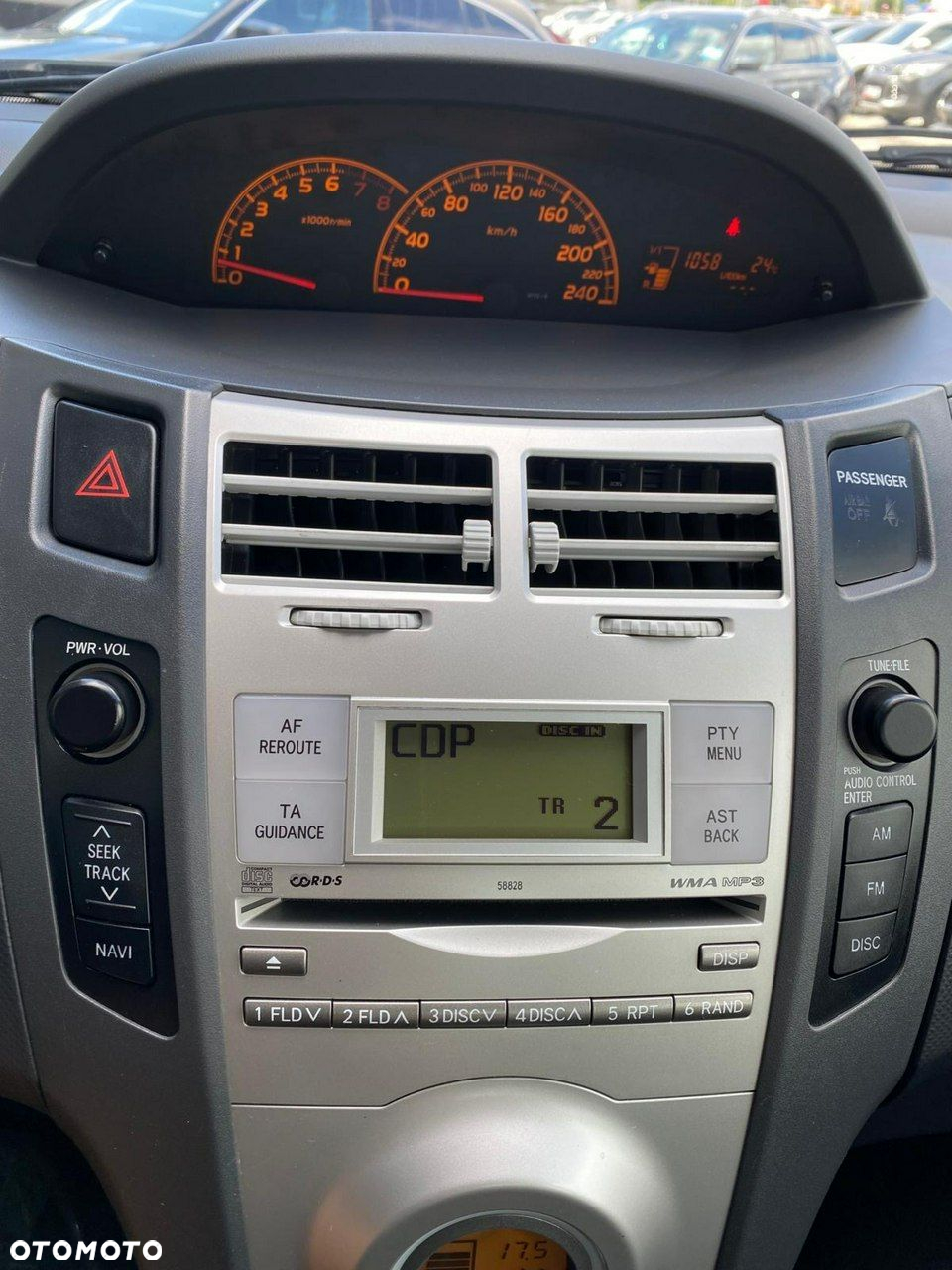Toyota Yaris - 12