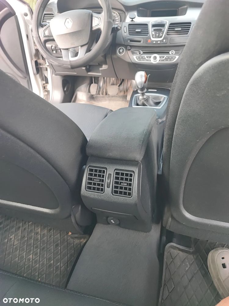 Renault Laguna 2.0 Authentique - 8