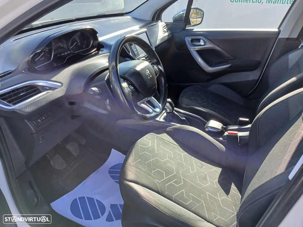 Peugeot 2008 1.2 PureTech Style - 15