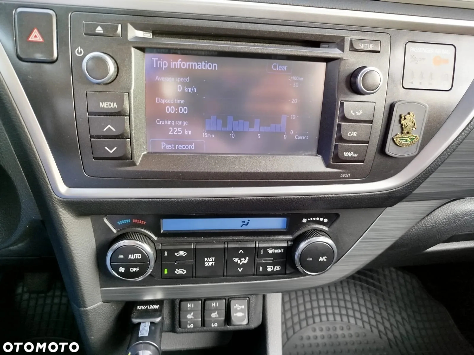 Toyota Auris 1.33 VVT-i Premium Comfort - 4
