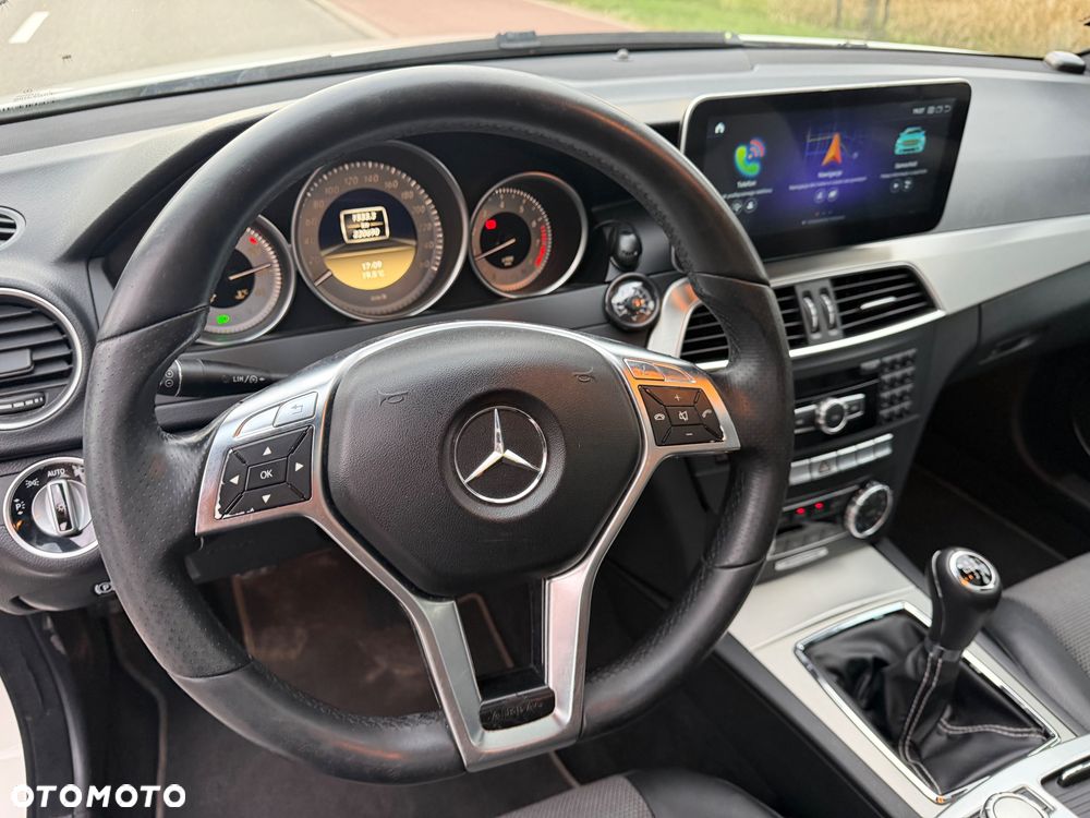 Mercedes-Benz Klasa C 180 BlueEFFICIENCY Avantgarde - 13