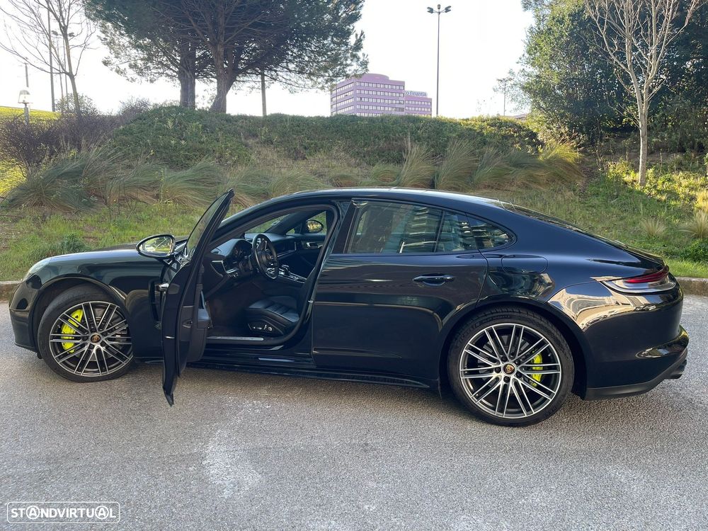 Porsche Panamera - 4