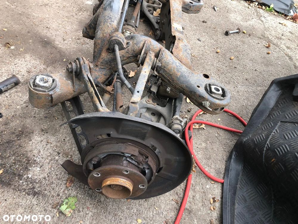 BMW 3  E91 E90 BELKA TYLNA ZAWIESZENIE TYLNE KOMPLET - 3