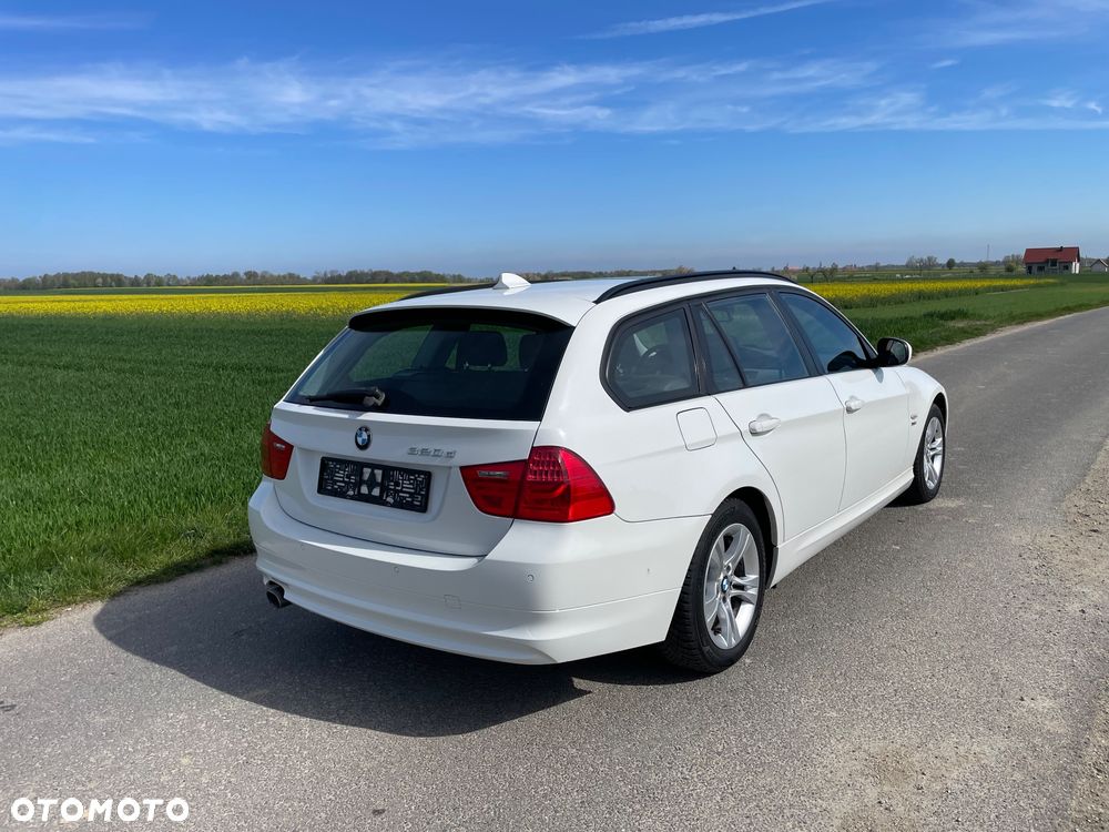 BMW Seria 3 320d xDrive DPF - 8