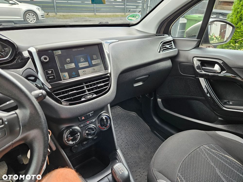 Peugeot 208 95 VTI Allure - 21