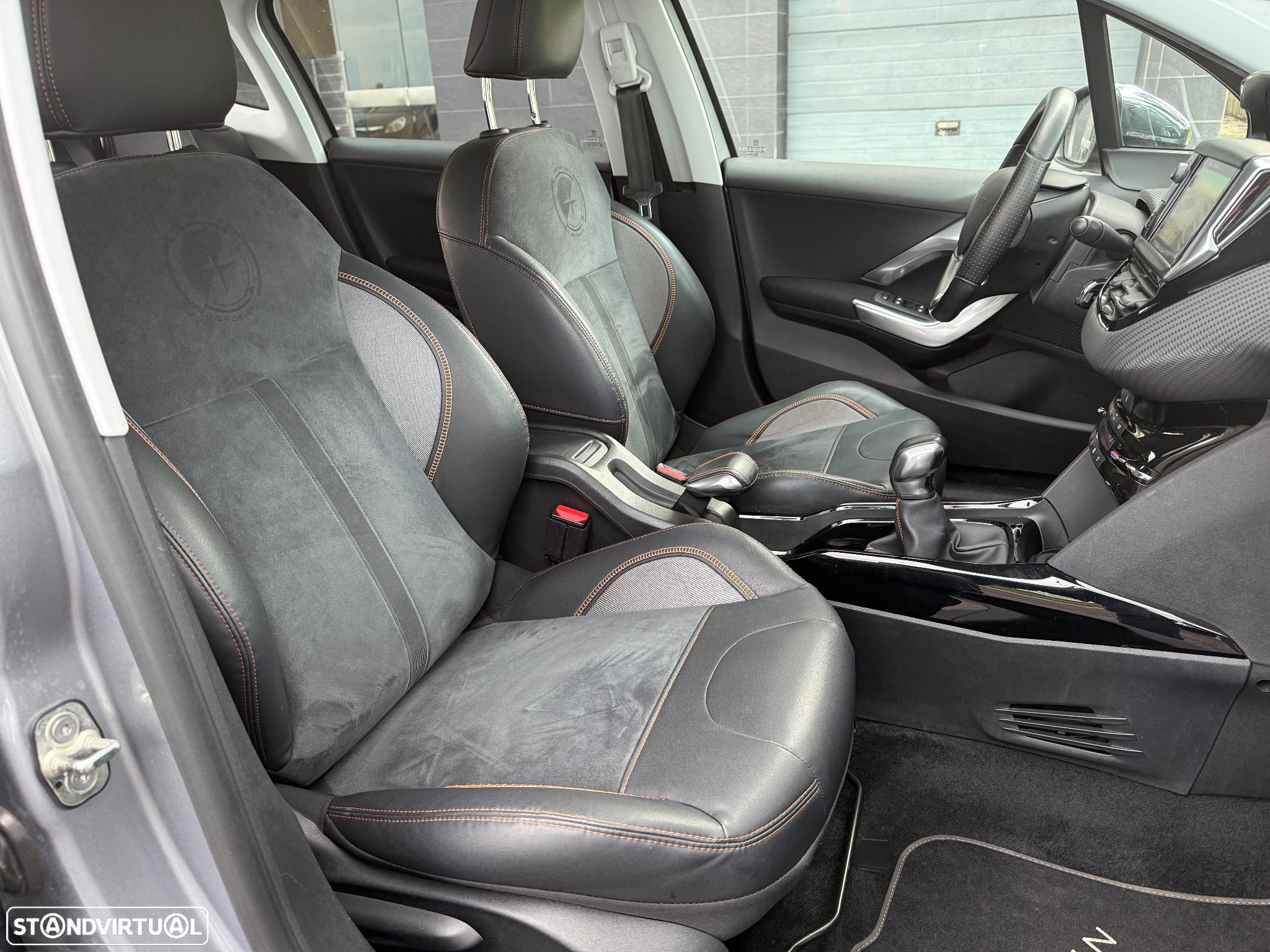 Peugeot 2008 1.2 PureTech Allure - 15