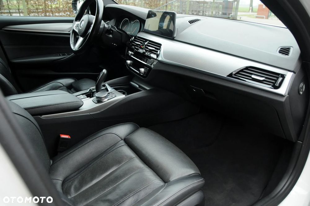 BMW Seria 5 540d xDrive M Sport sport - 33