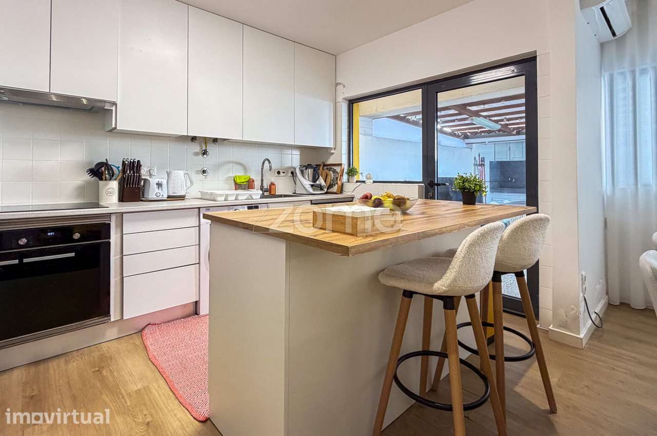 Apartamento T3 na Lagoa com logradouro e estacionamento - Grande imagem: 5/28
