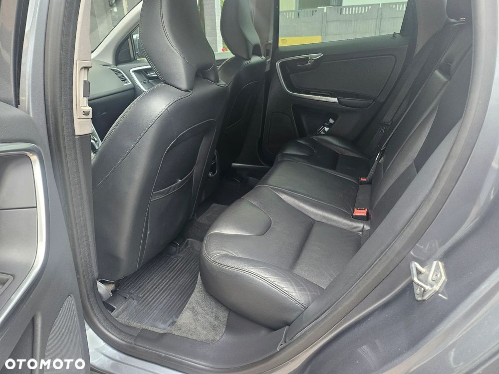Volvo XC 60 D4 AWD Summum - 9