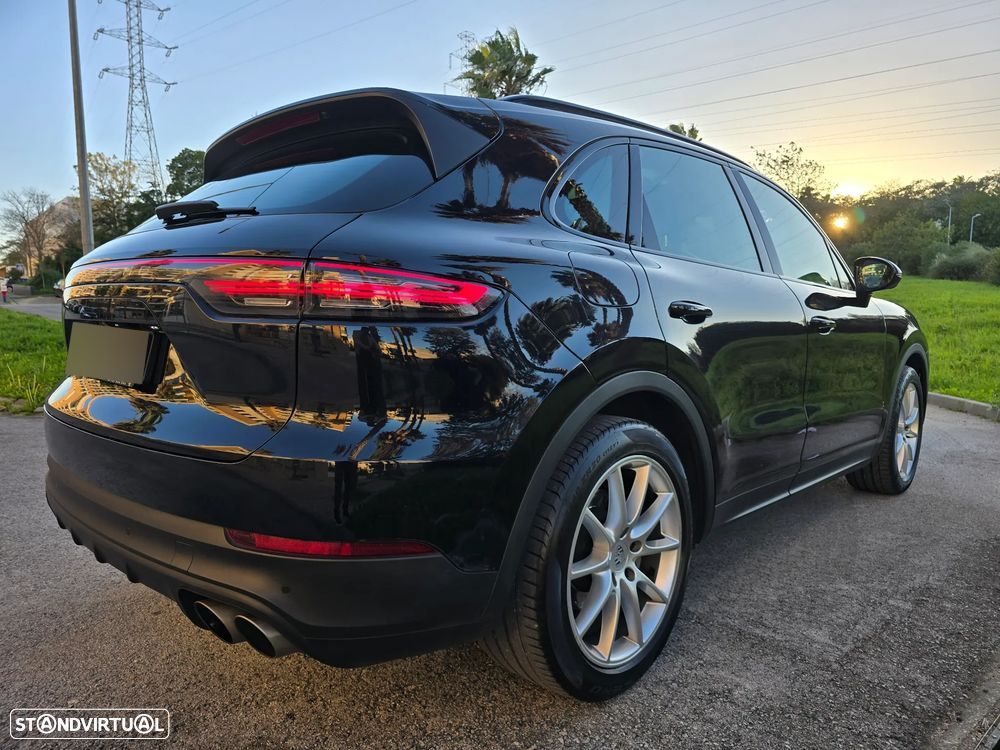 Porsche Cayenne S - 4