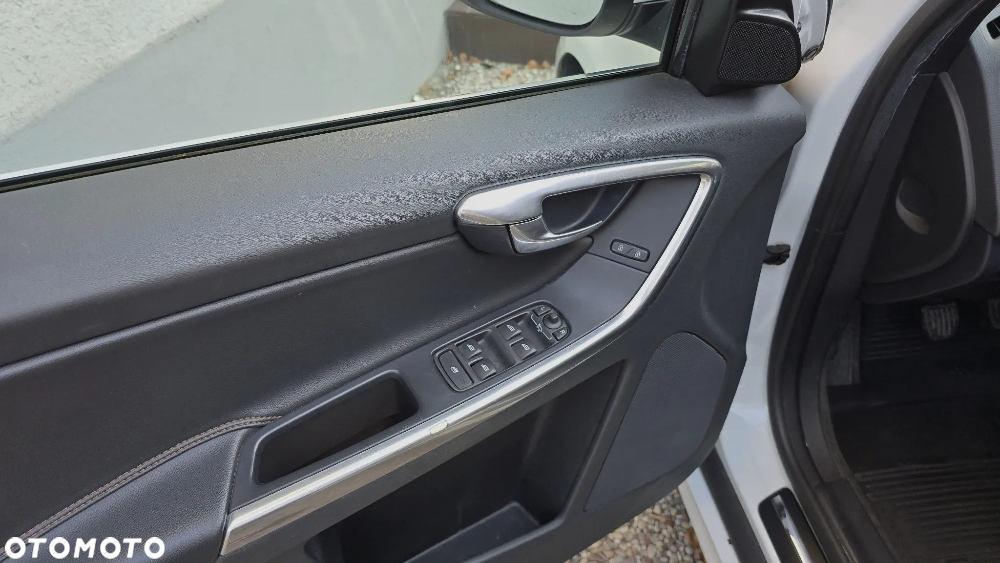 Volvo XC 60 D4 Momentum Pro - 8