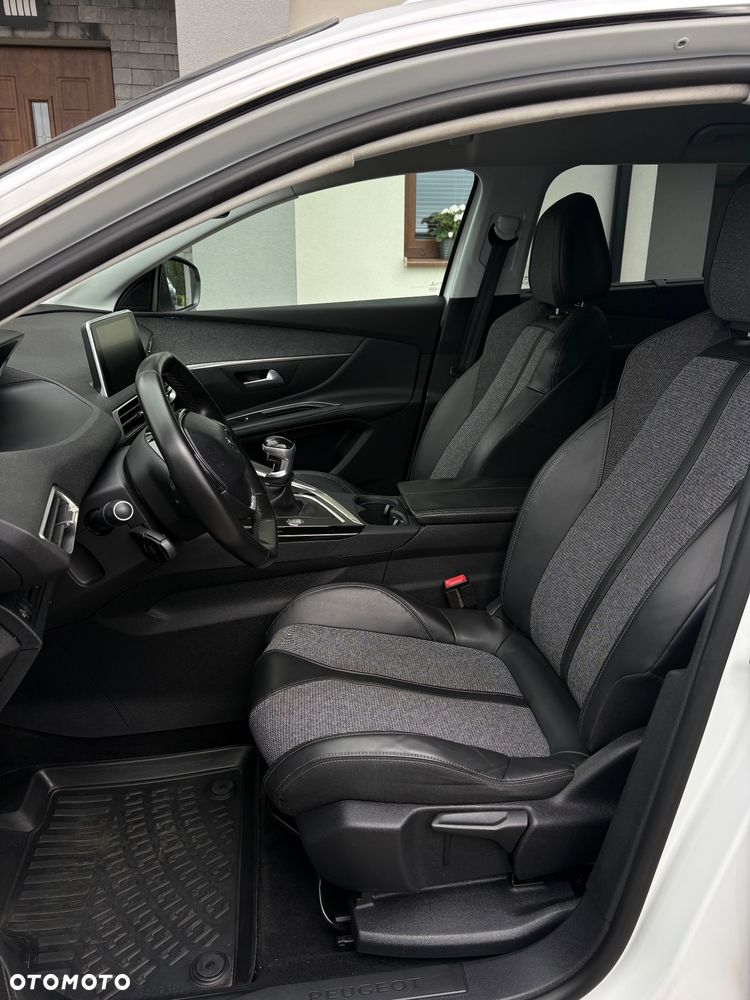 Peugeot 5008 BlueHDi 150 Allure - 15
