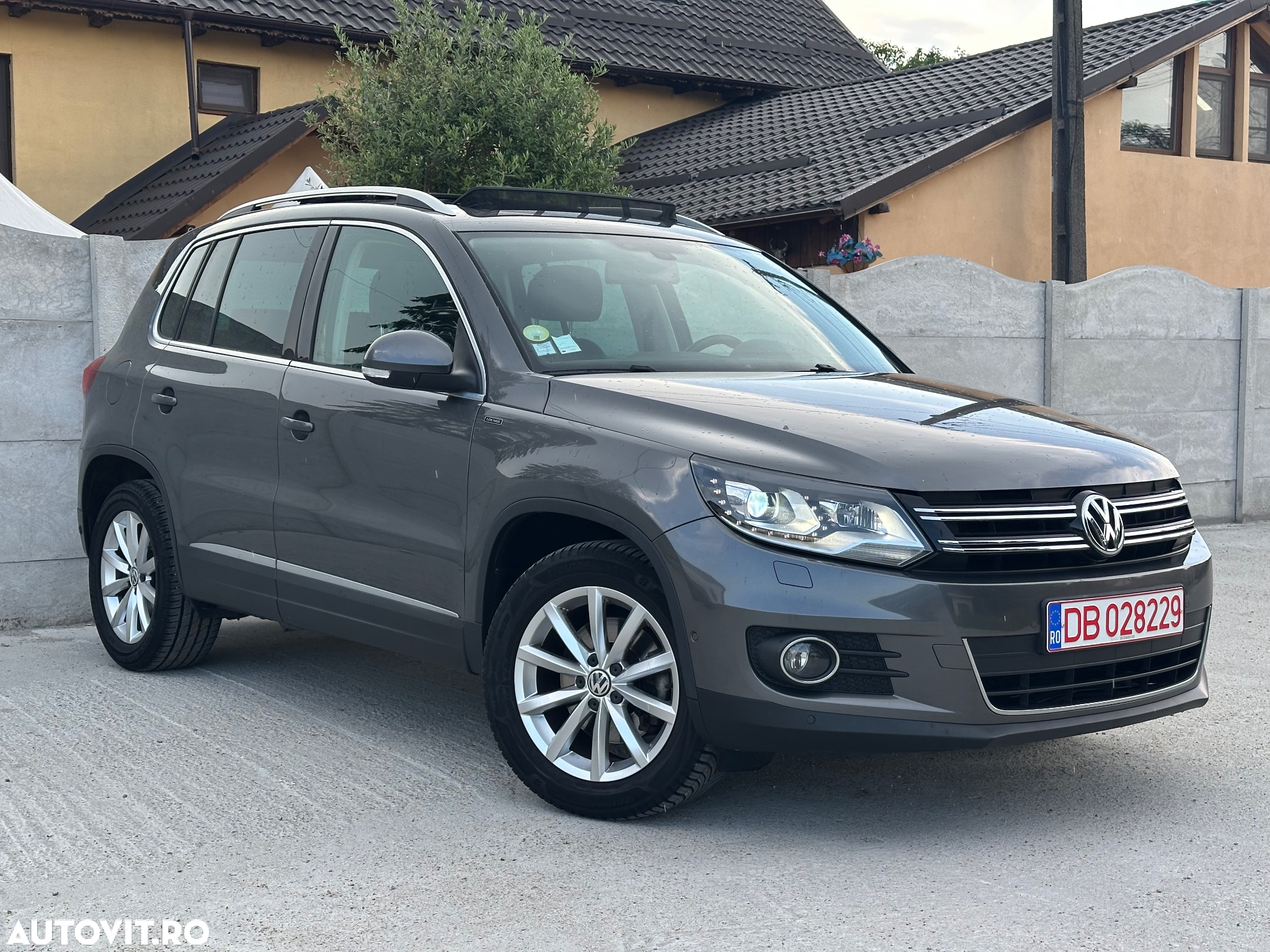 Volkswagen Tiguan - 10