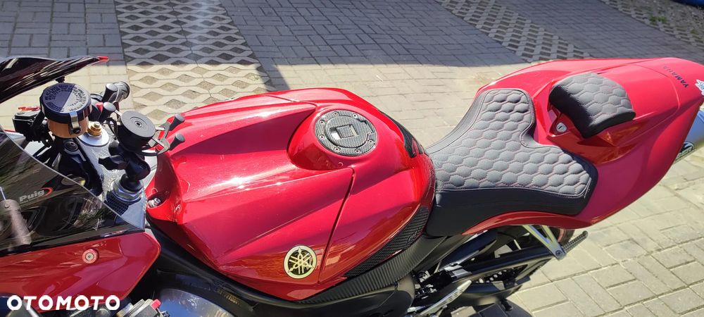 Yamaha R1 - 5
