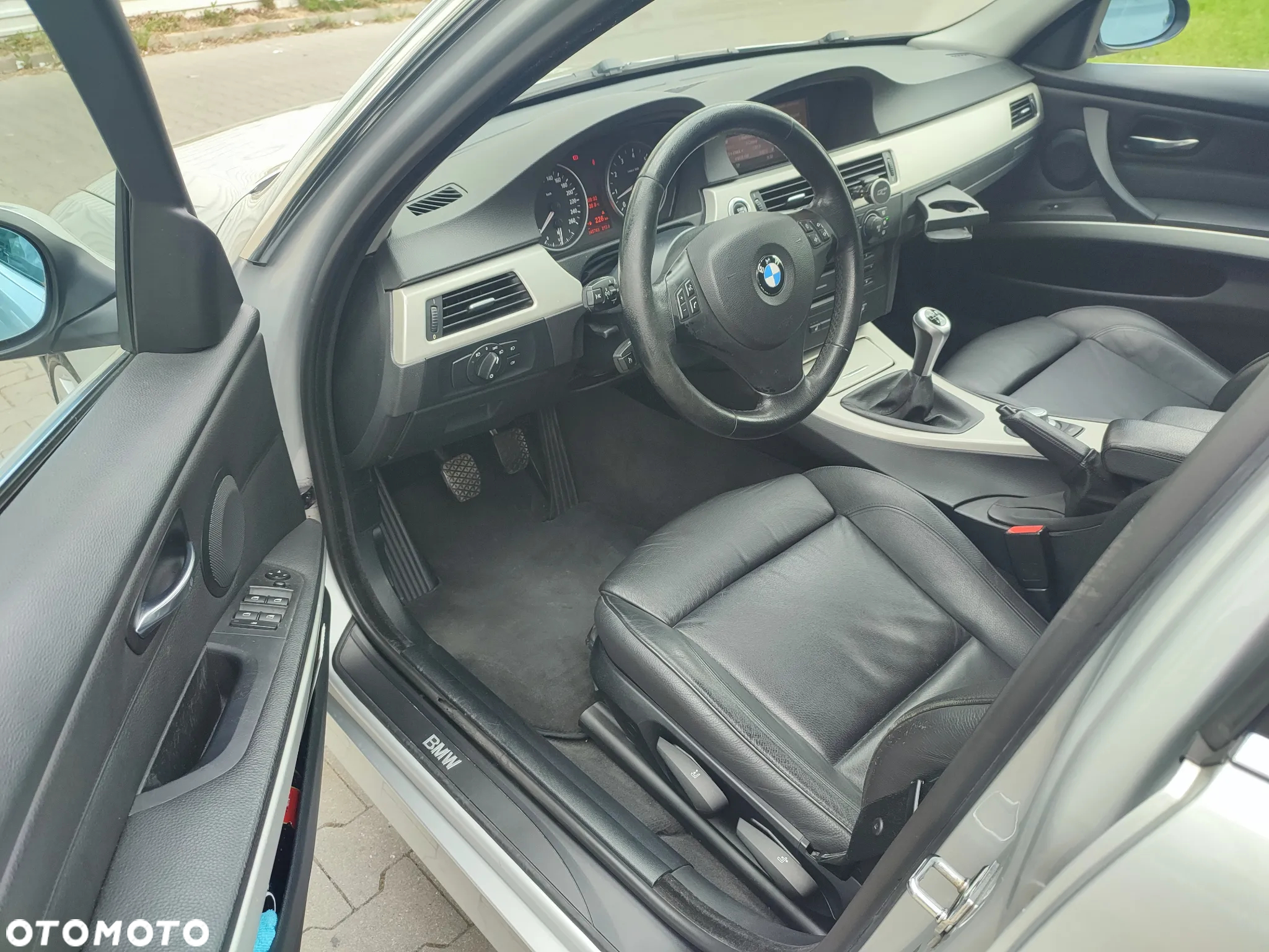 BMW Seria 3 325xi - 5