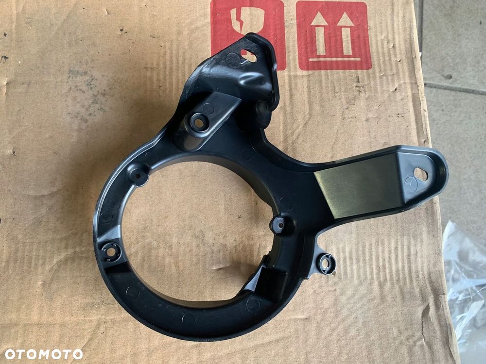 KRATKA HALOGENU ZDERZAKA PRAWA TOYOTA CHR C-HR 16- - 2