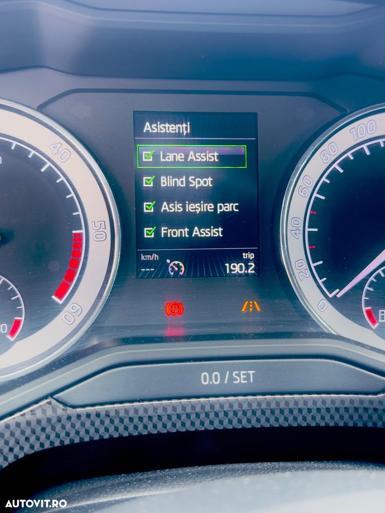 Skoda Superb 2.0 TDI DSG 4X4 Sportline - 10