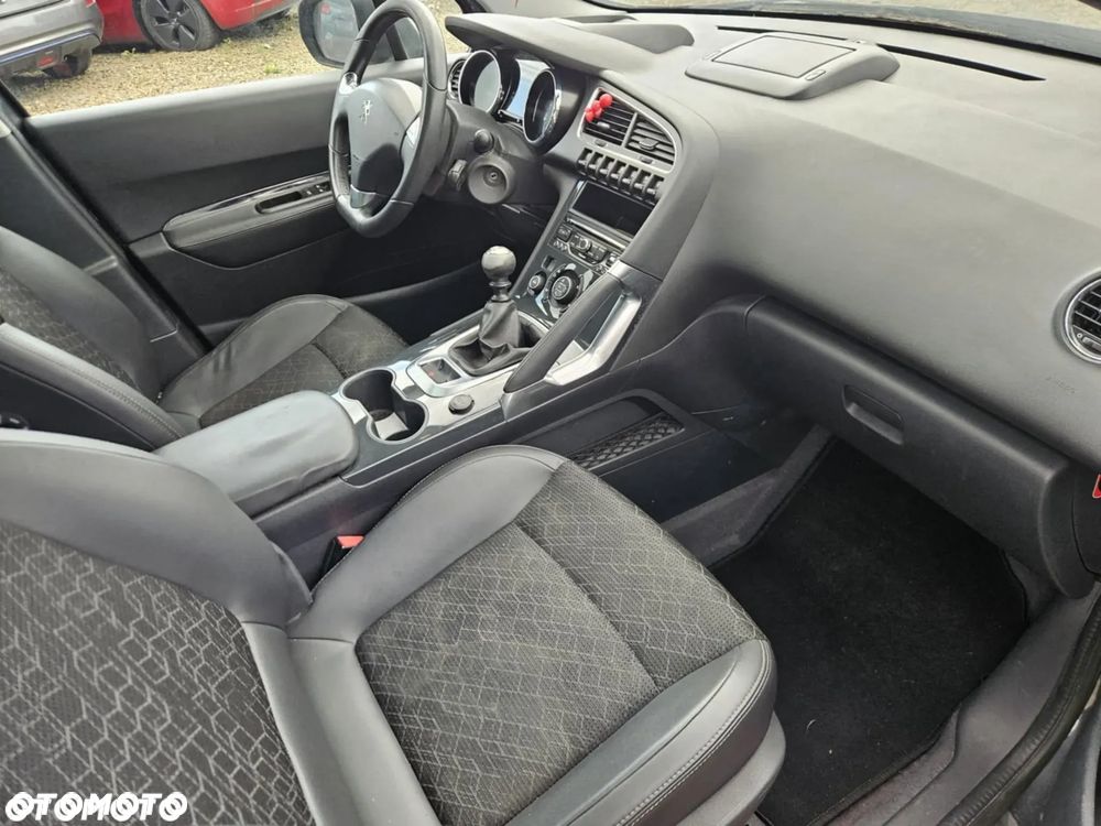 Peugeot 3008 HDi FAP 115 Family - 17