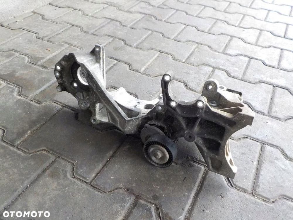 VW CRAFTER 2.0 TDI ŁAPA UCHWYT SILNIKA 03L903143L - 1