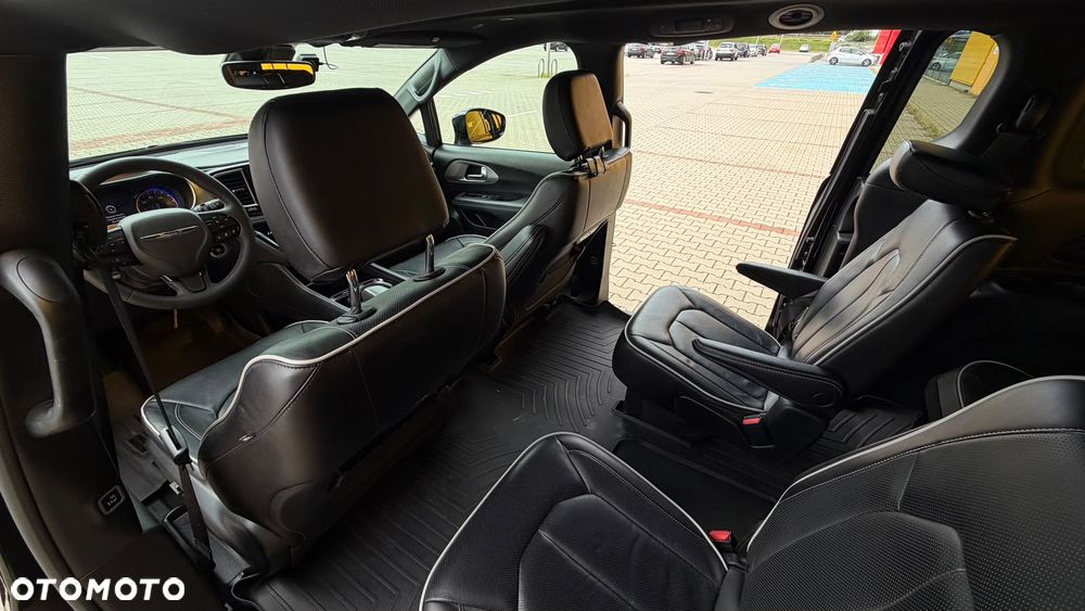 Chrysler Pacifica - 18