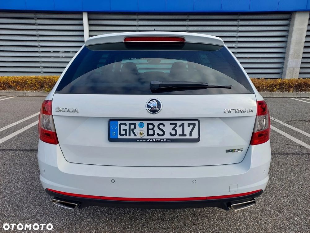 Skoda Octavia 2.0 TDI DSG RS - 5