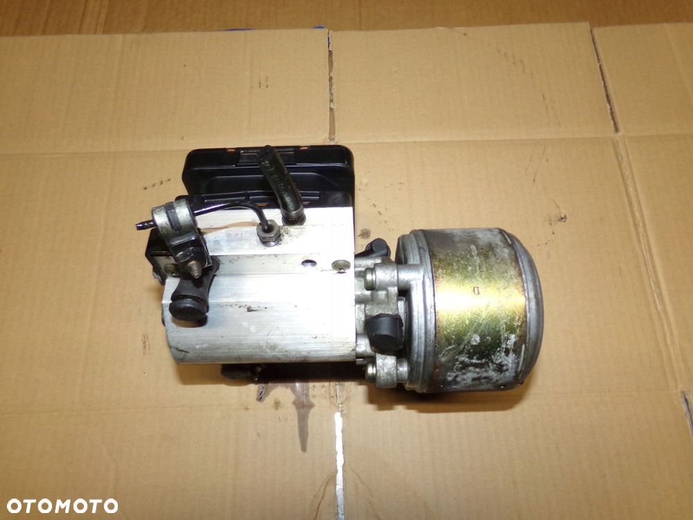 pompa zawieszenia 9643373480 citroen c5 2.2 hdi - 2