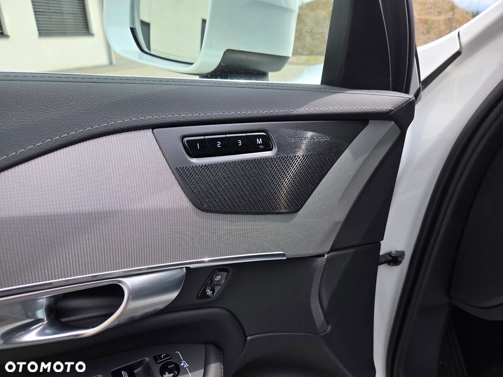 Volvo XC 90 B5 D AWD Plus Bright - 30