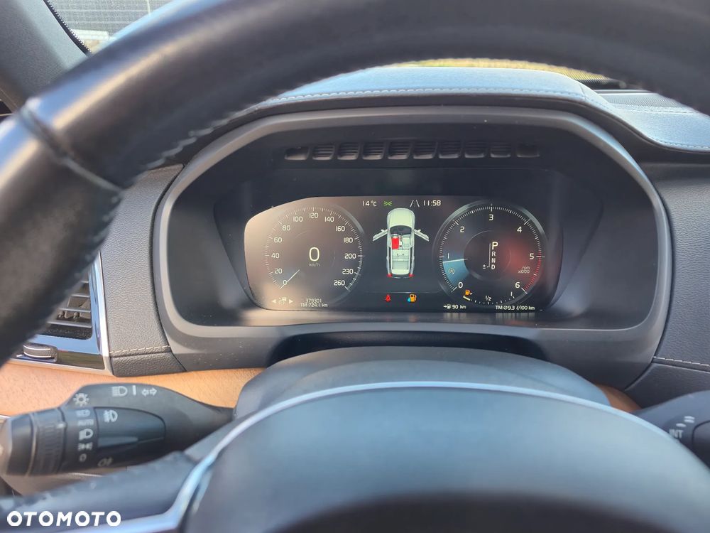 Volvo XC 90 - 8