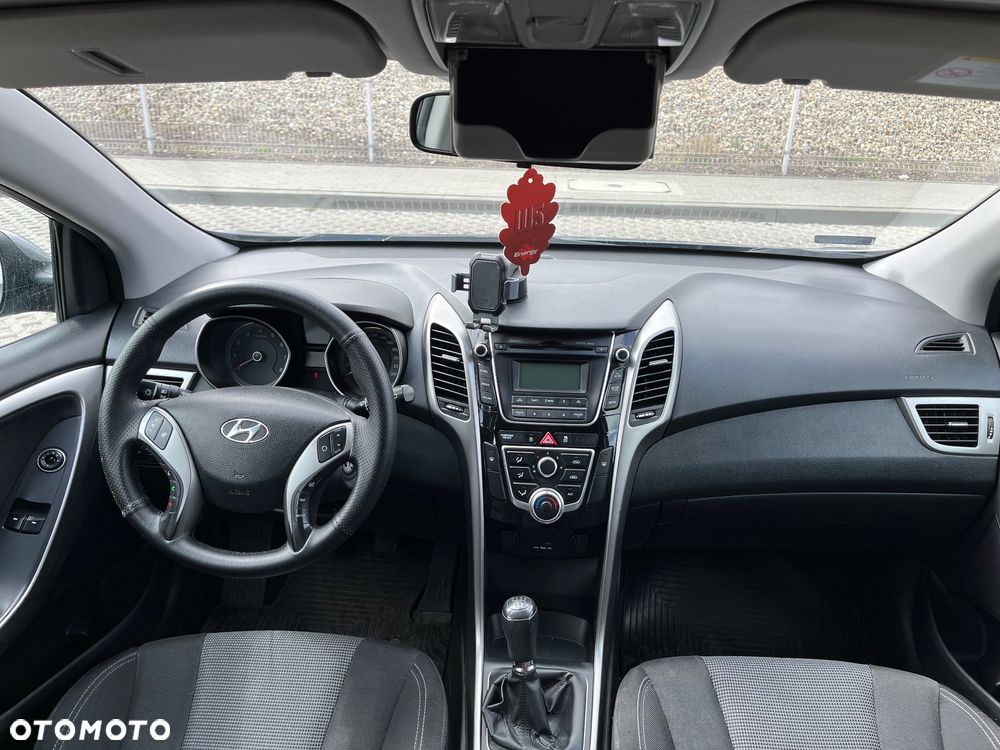 Hyundai i30 1.6 Classic + - 10