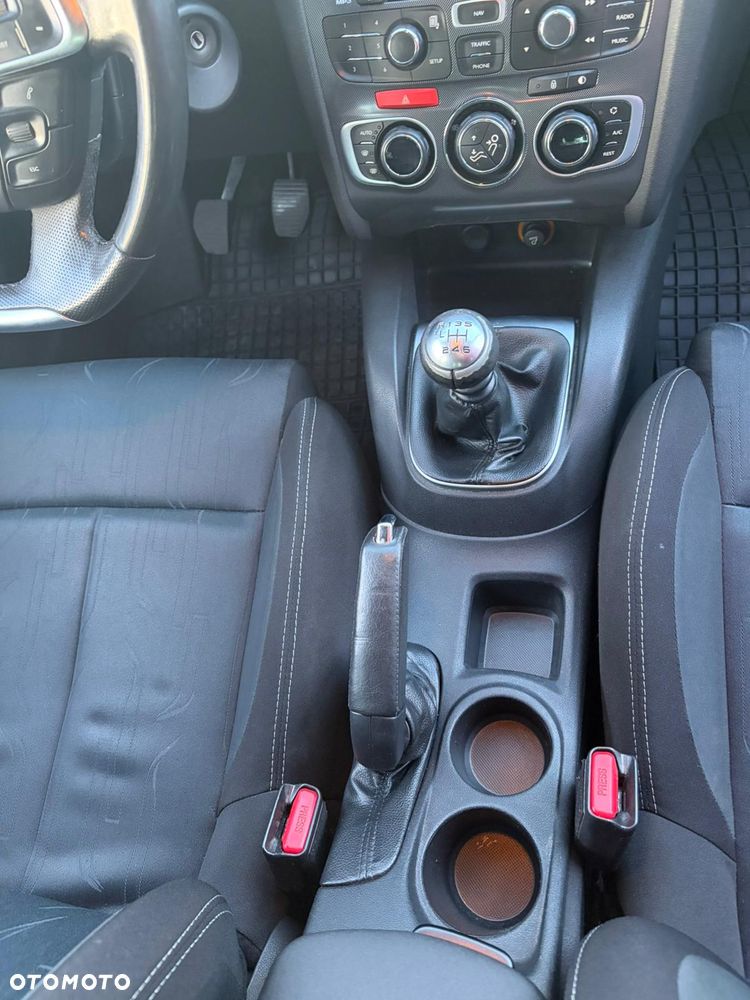 Citroën C4 HDi 115 Selection - 13