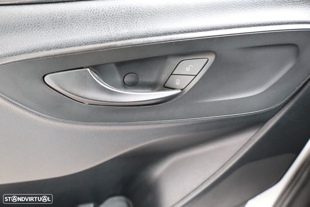 Mercedes-Benz Sprinter 315 CDI/43 Luxo (2+2+2+3) - 23