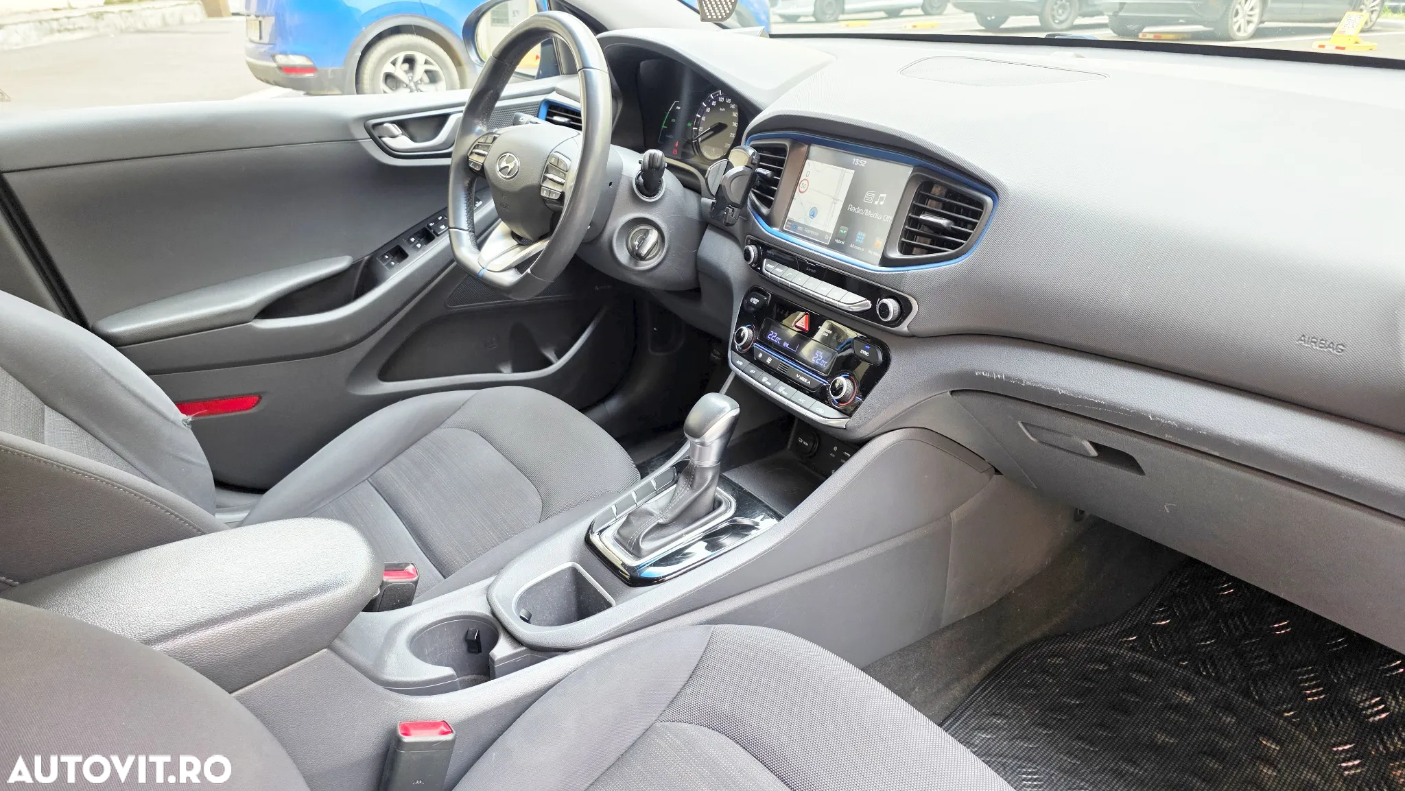 Hyundai IONIQ Hybrid 1.6 GDI Premium - 5