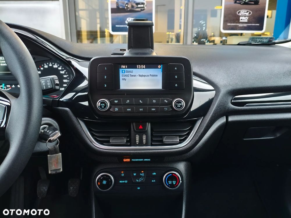 Ford Fiesta 1.1 Trend - 11